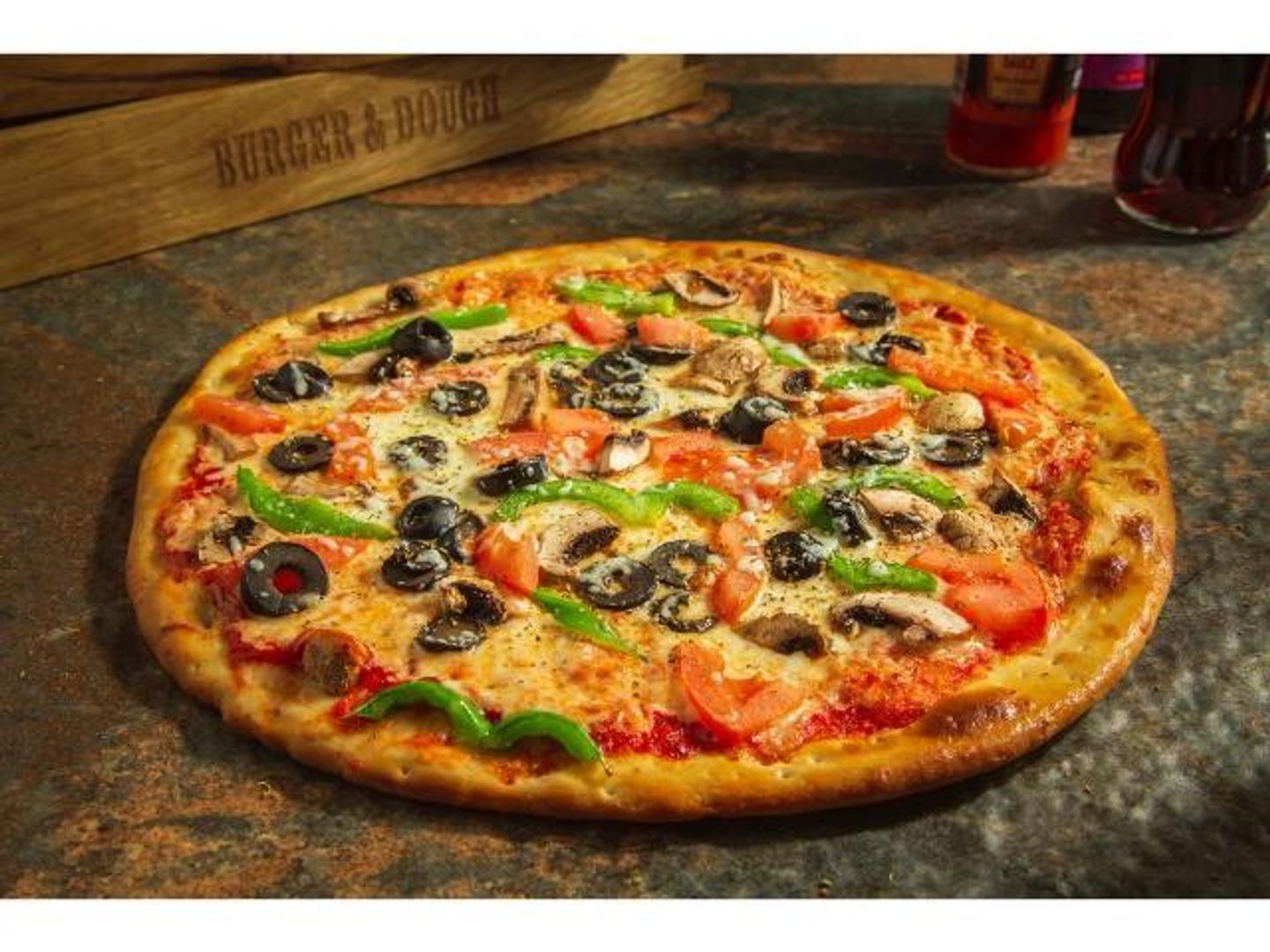 Vegetable And Chicken Pizza