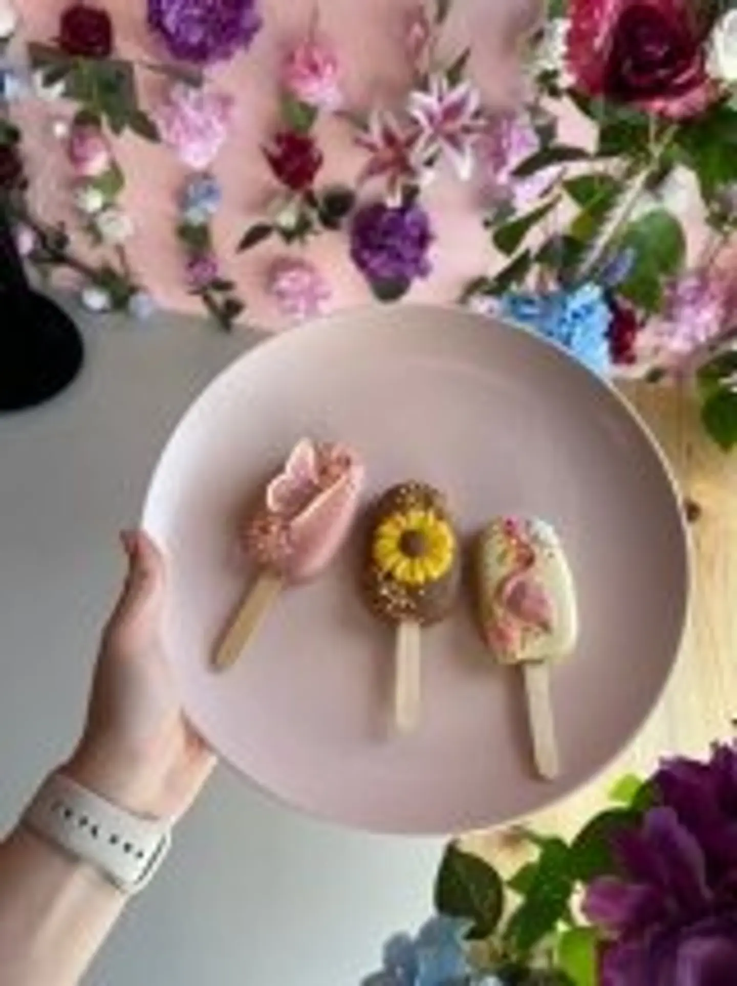 Cakesicles