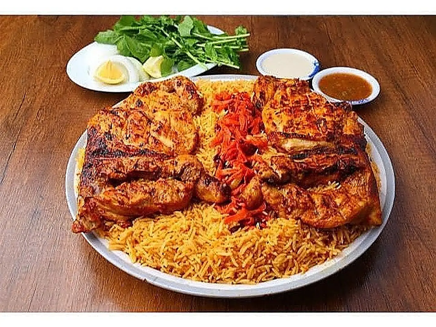 نص دجاج على الفحم مع الارز