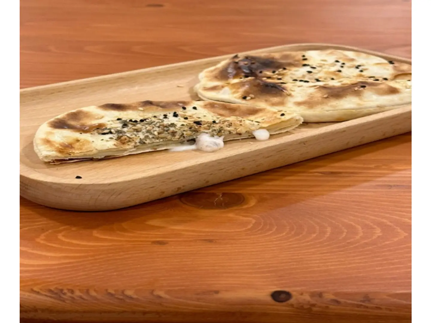 فطيرة لبنة و زعتر