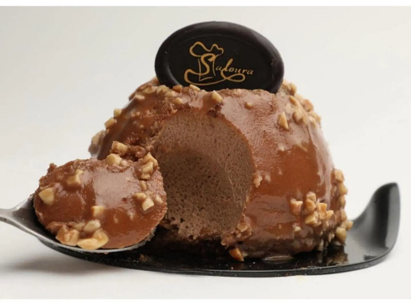 كيك موس مكسرات