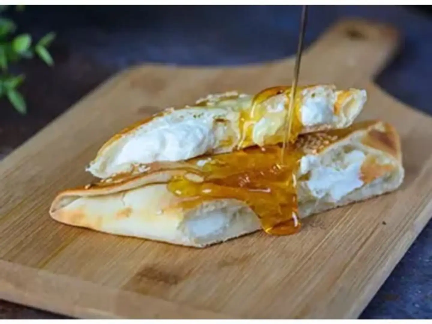 ساندوتش لبنة وعسل