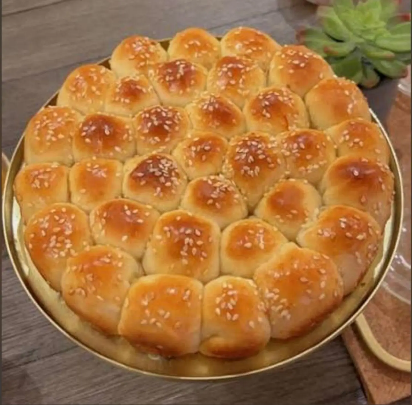 Honeycomb Bread With Cheese & Honey