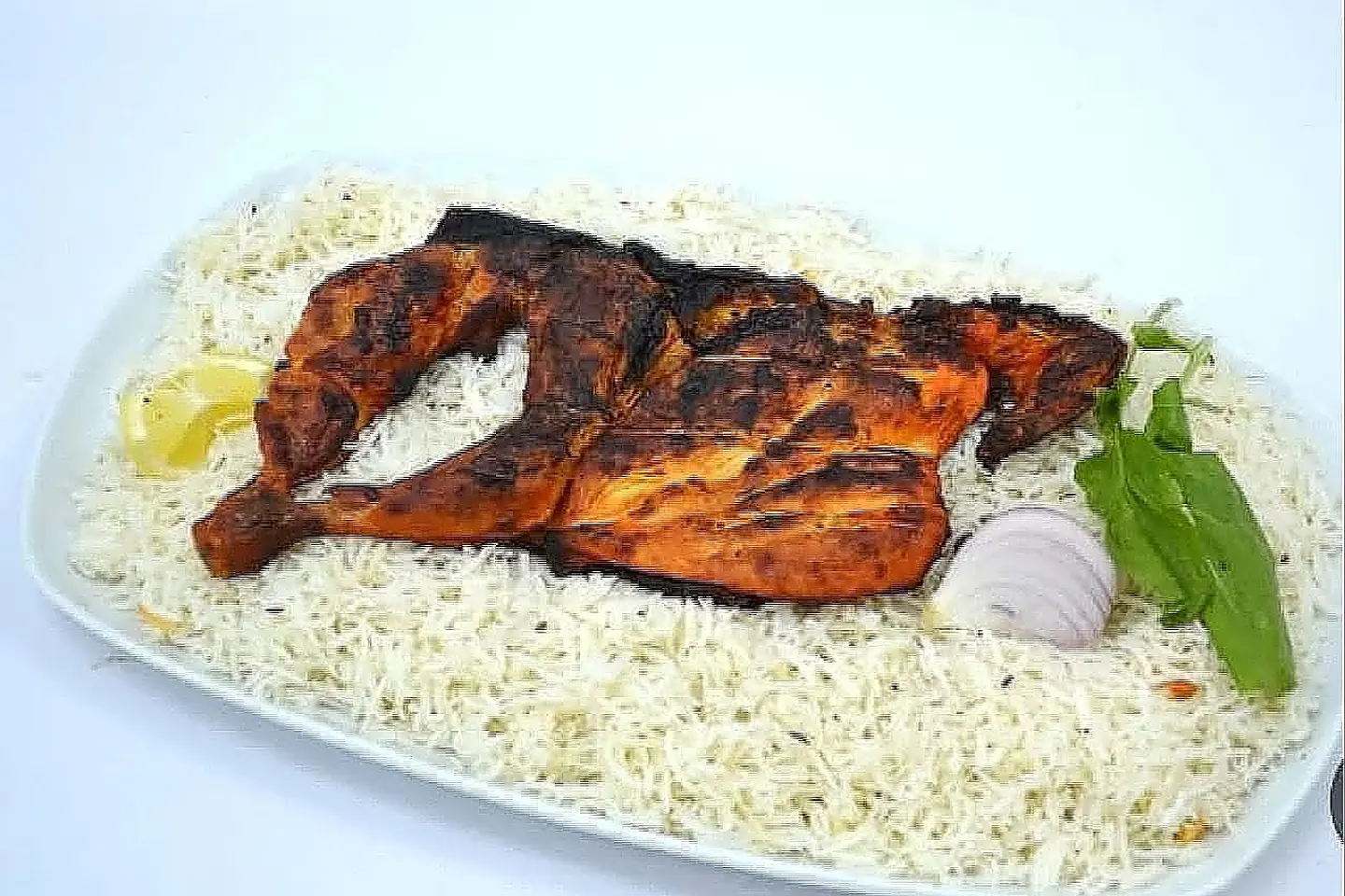 نصف دجاج فحم مع رز