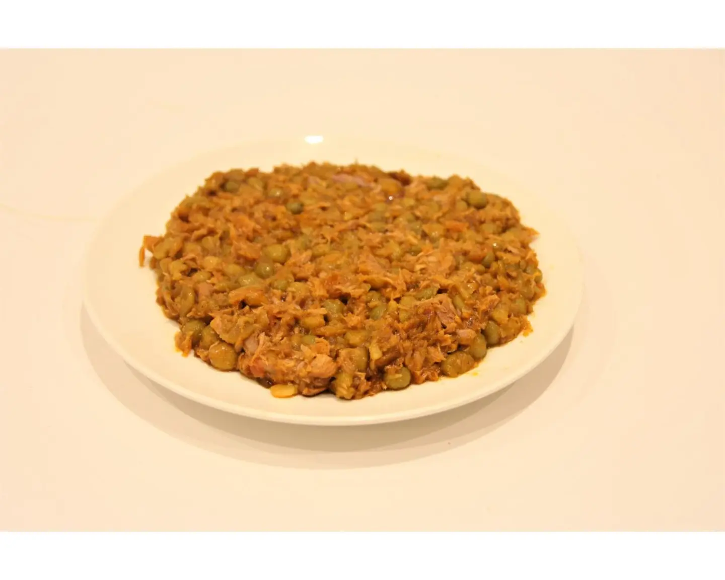 تونة بالبازلاء