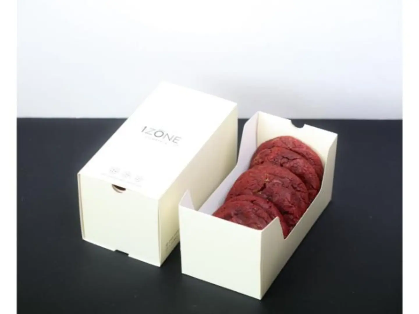 Red Velvet Sharing Box