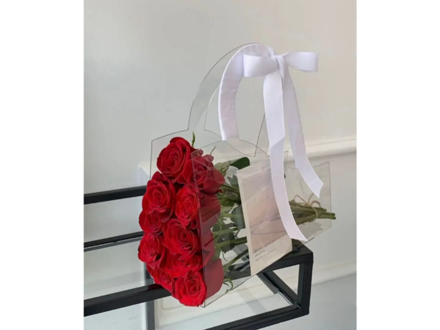 شنطة اكريلك حامل للورد جوري احمر