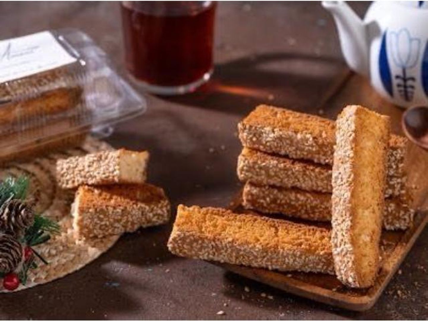 6 Piece Rusk Box