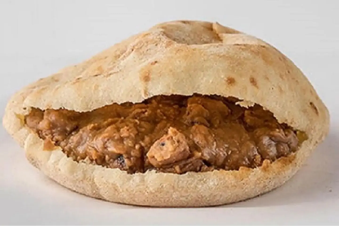 سندوتش فول مع البيض المسلوق