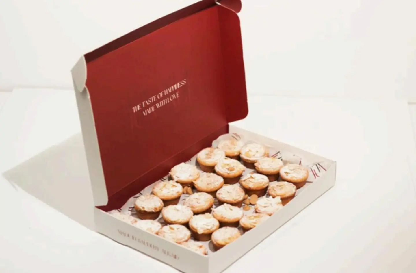 تارت التمر باللوز 24 حبة