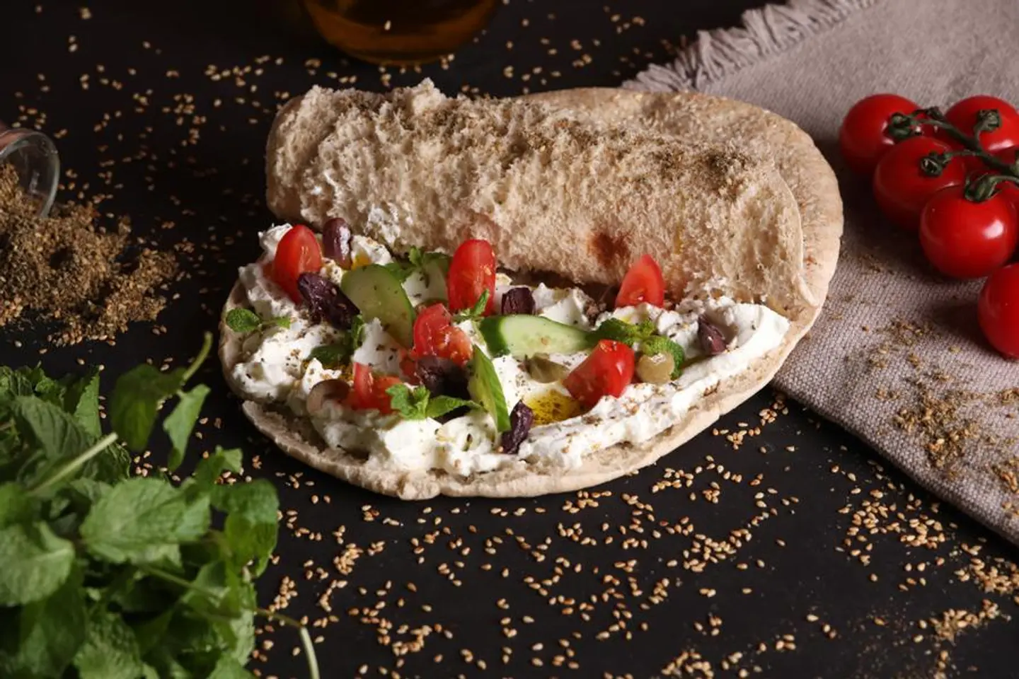 لبنة مع الزعتر