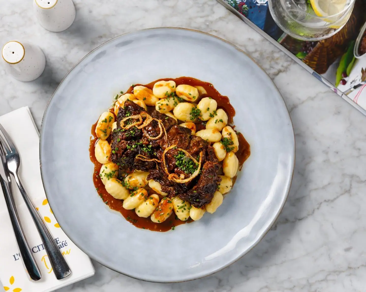 نيوكي بلحم البقر