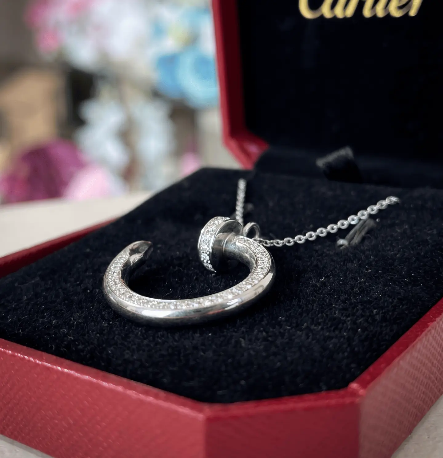 Cartier Elegant Whisper