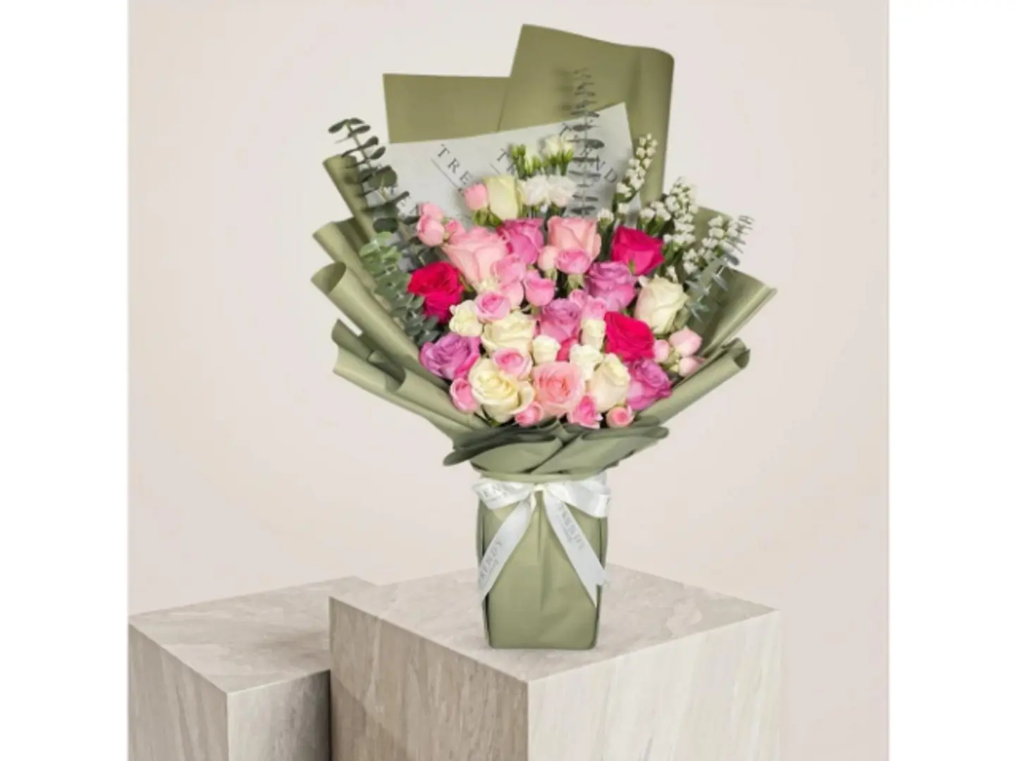 باقة أنثى الورد الفاخر