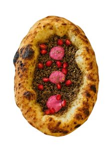 فطيرة زعتر مع لبنه الشمندر