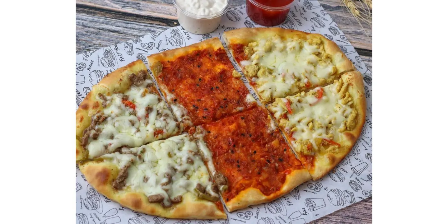Lahmah Bel Ajeen With Cheese And Muhammara