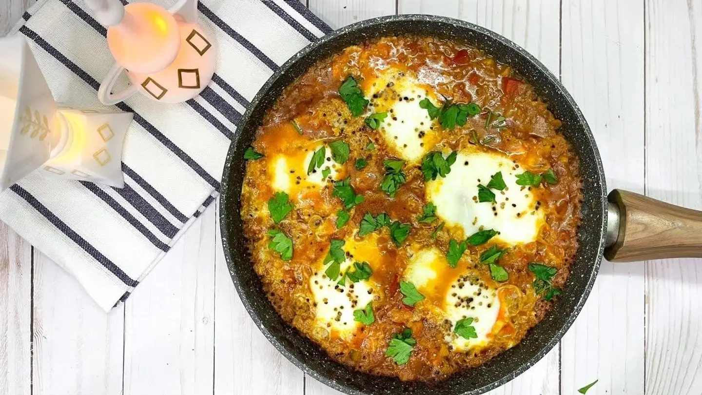 فول بالبيض جبن مغش