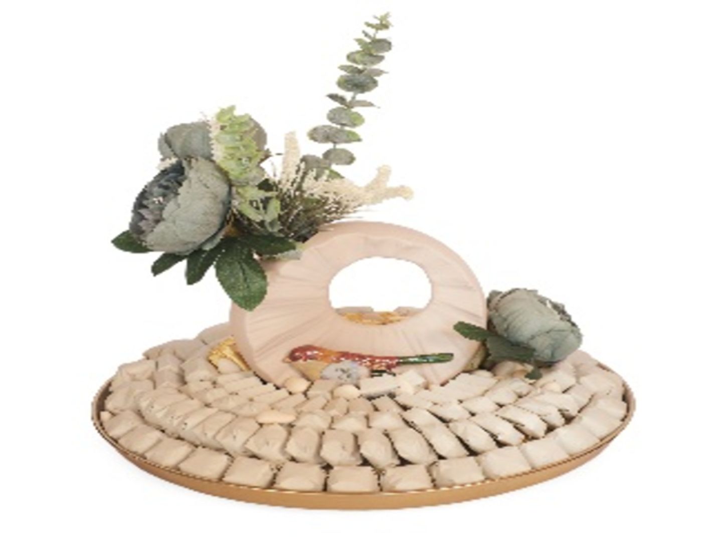 Plate With Ring Shaped Vase