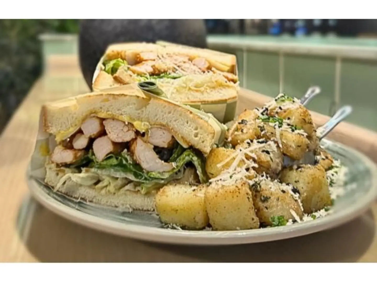 تشكن سيزر ساندويش