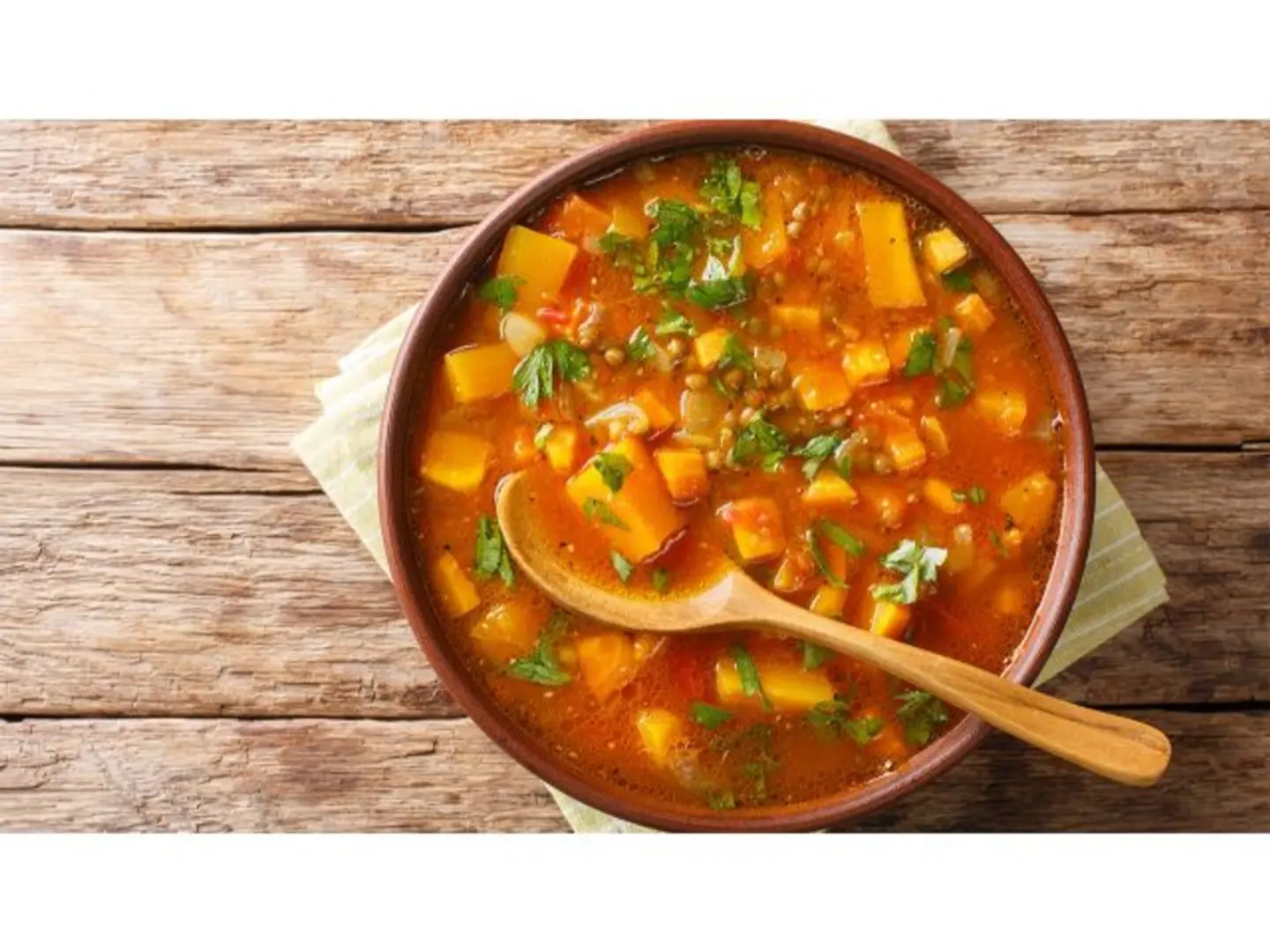 شوربة الخضار الساخنة والحامضة