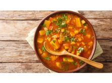 شوربة الخضار الساخنة والحامضة