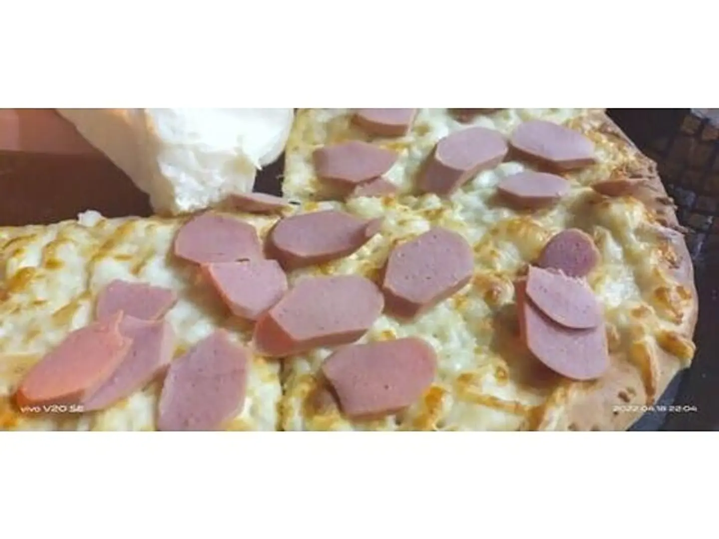 جبنة بالنقانق