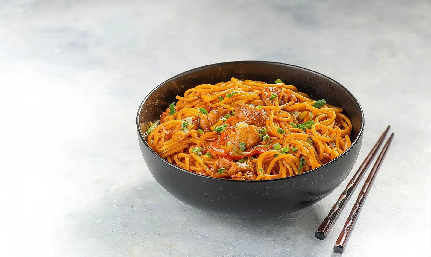 نودلز بالدجاج سيشوان