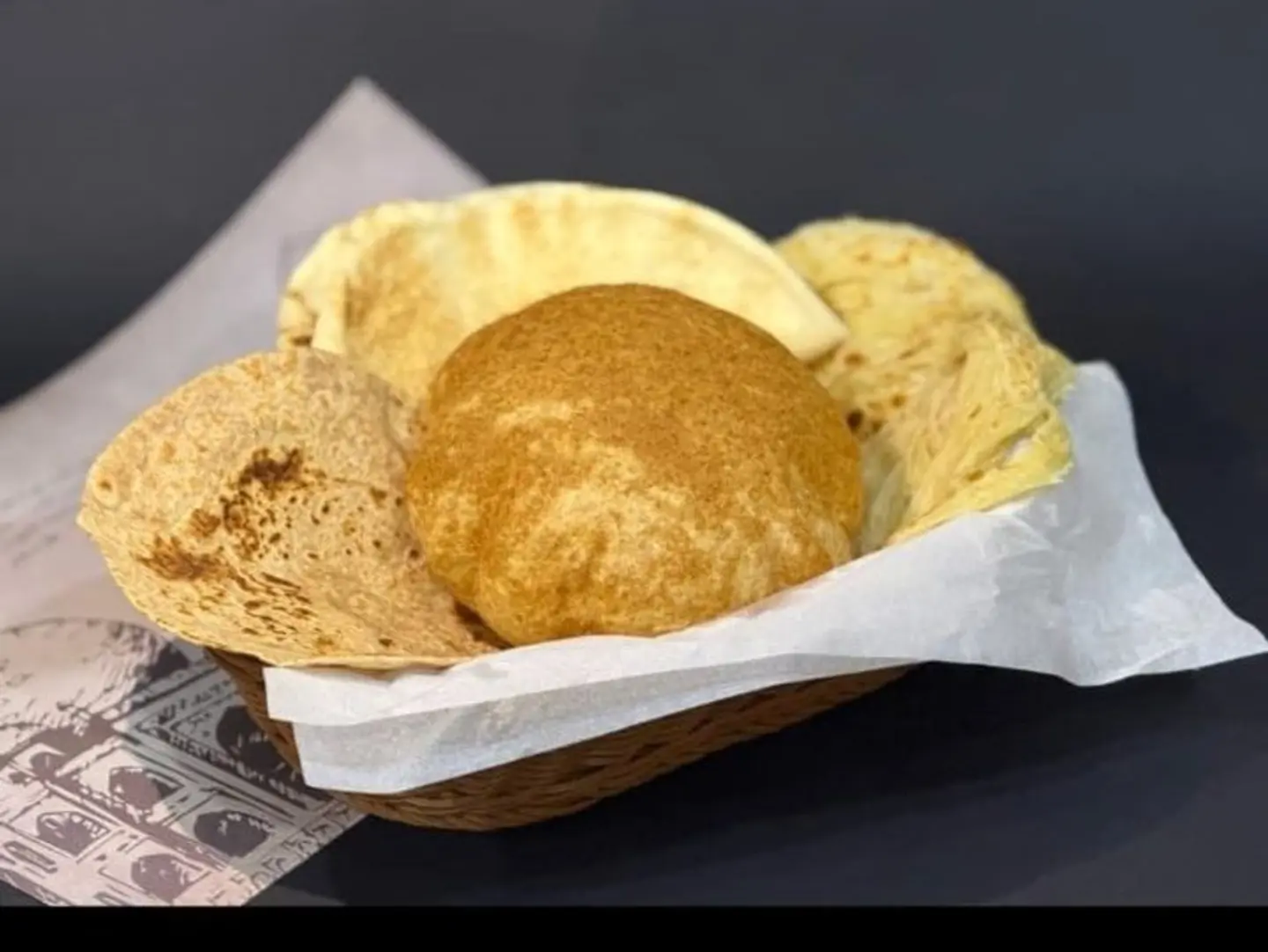 سلة خبز مشكل متنوعة