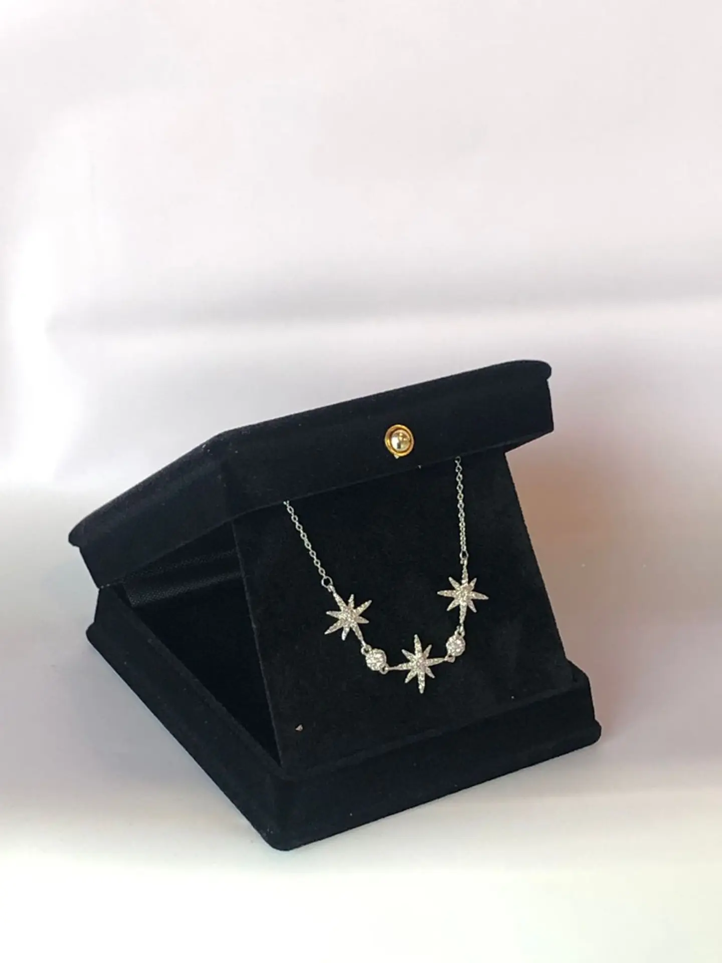 سلسال فضي نجوم