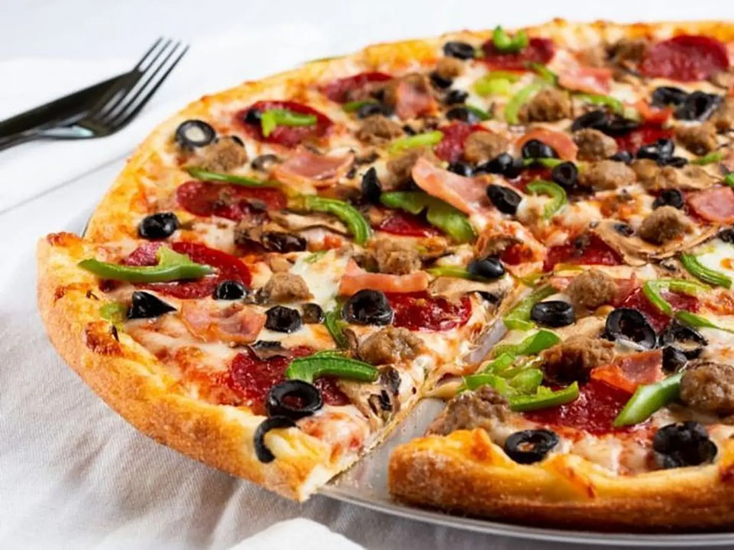 Vegetable Pizza With Meat Nakanek (Medium)