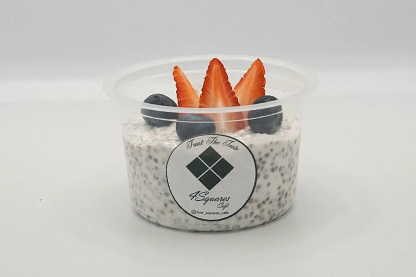 الزبادي اليوناني بذور الشيا