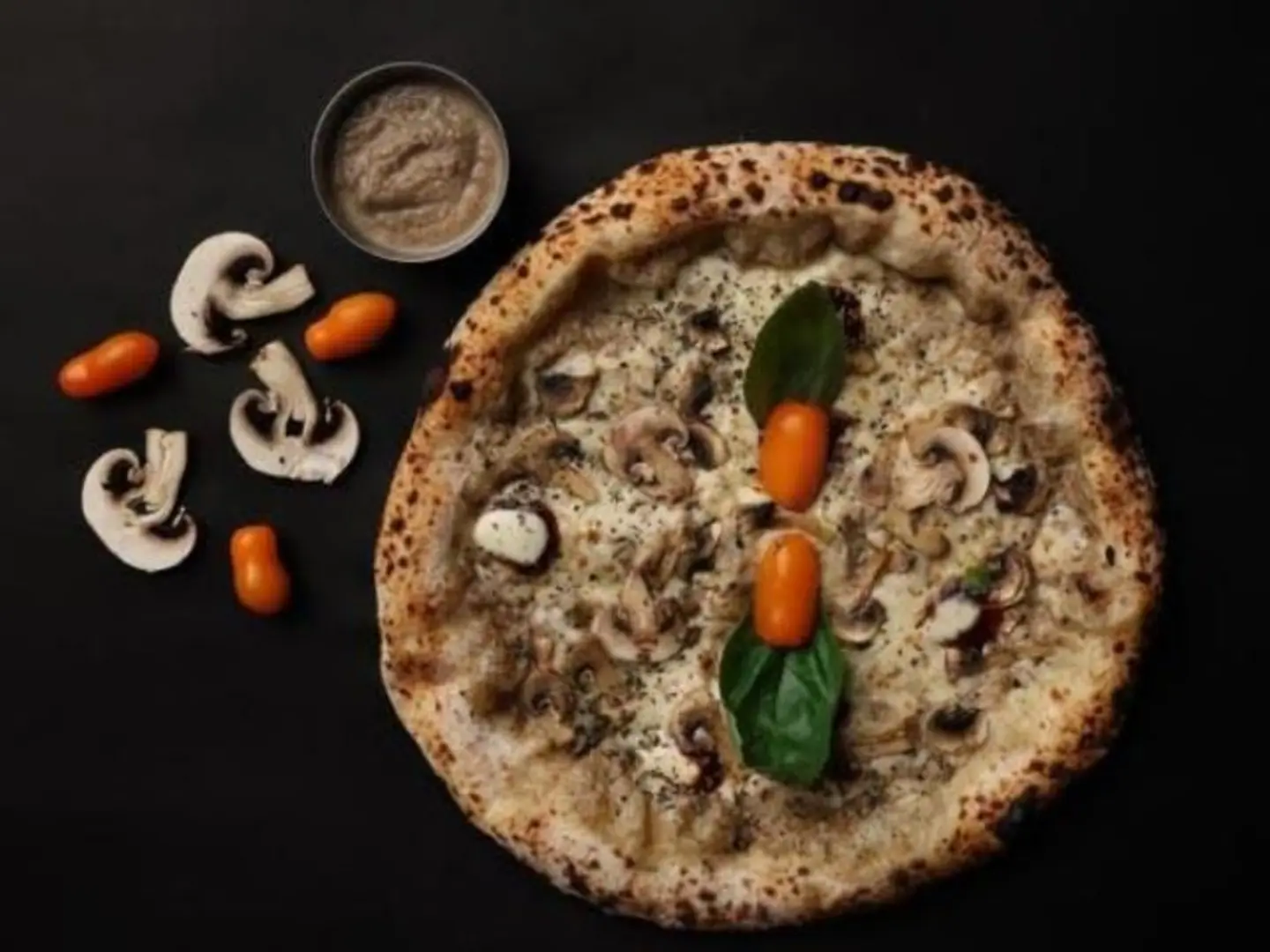 بيتزا ترافل