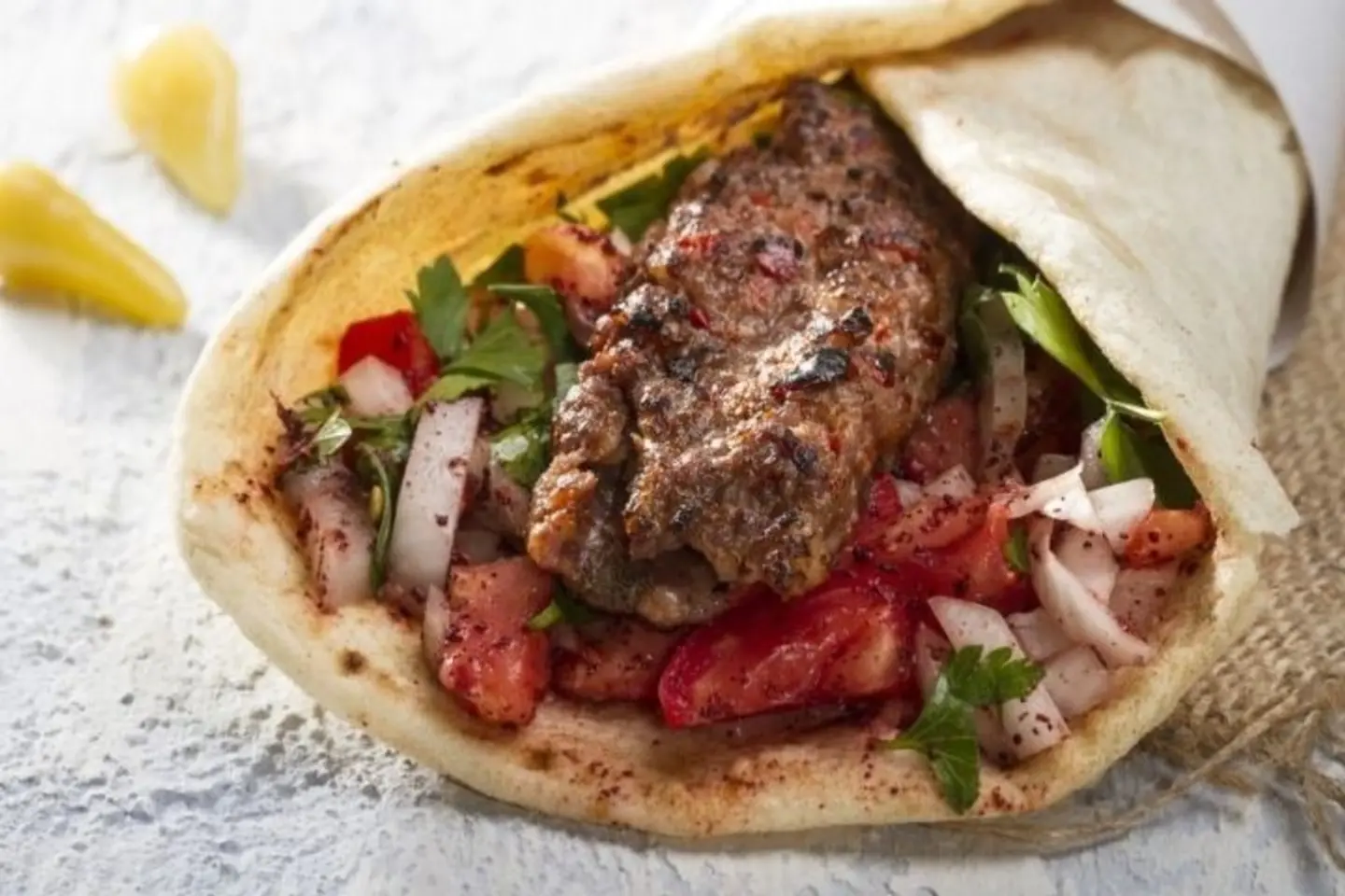 سندوتش كباب لحم