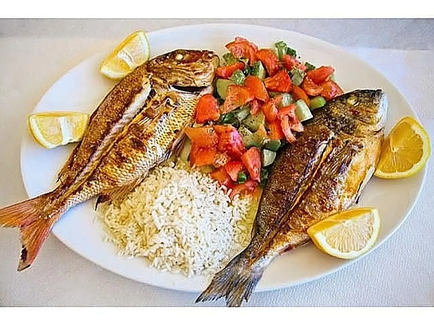 كيلو شعور سماكتين تقدم مع المشروب والبطاطس والرز مع حلا