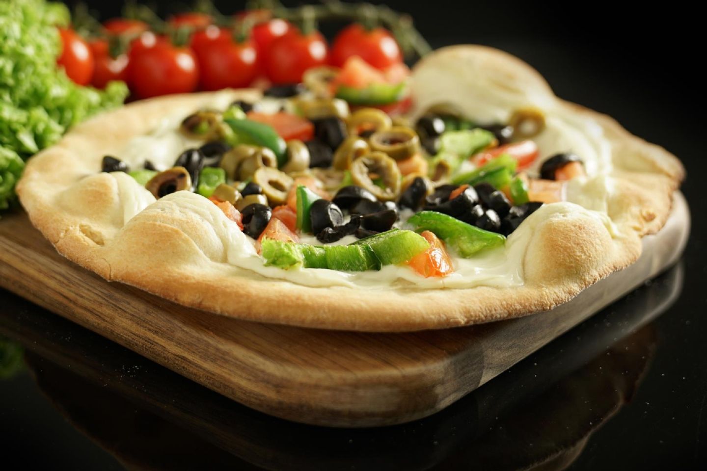 Mukhtar Pie With Olives