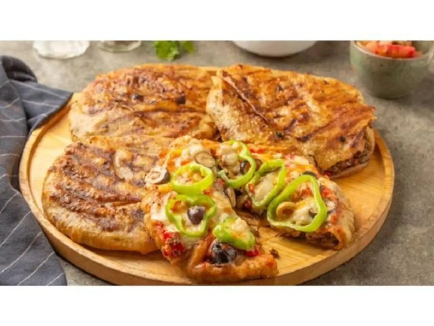 Alexandrian Hawawshi Pizza Style