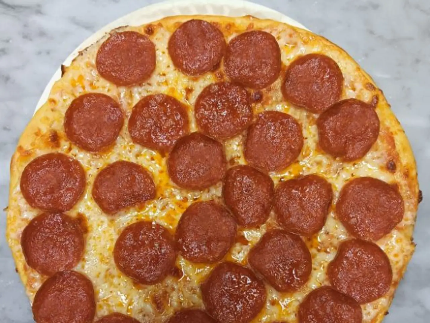 بيتزا بيبروني  - صغير