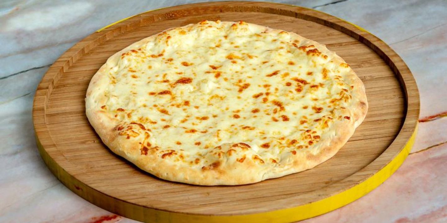 Akkawi Cheese Pizza