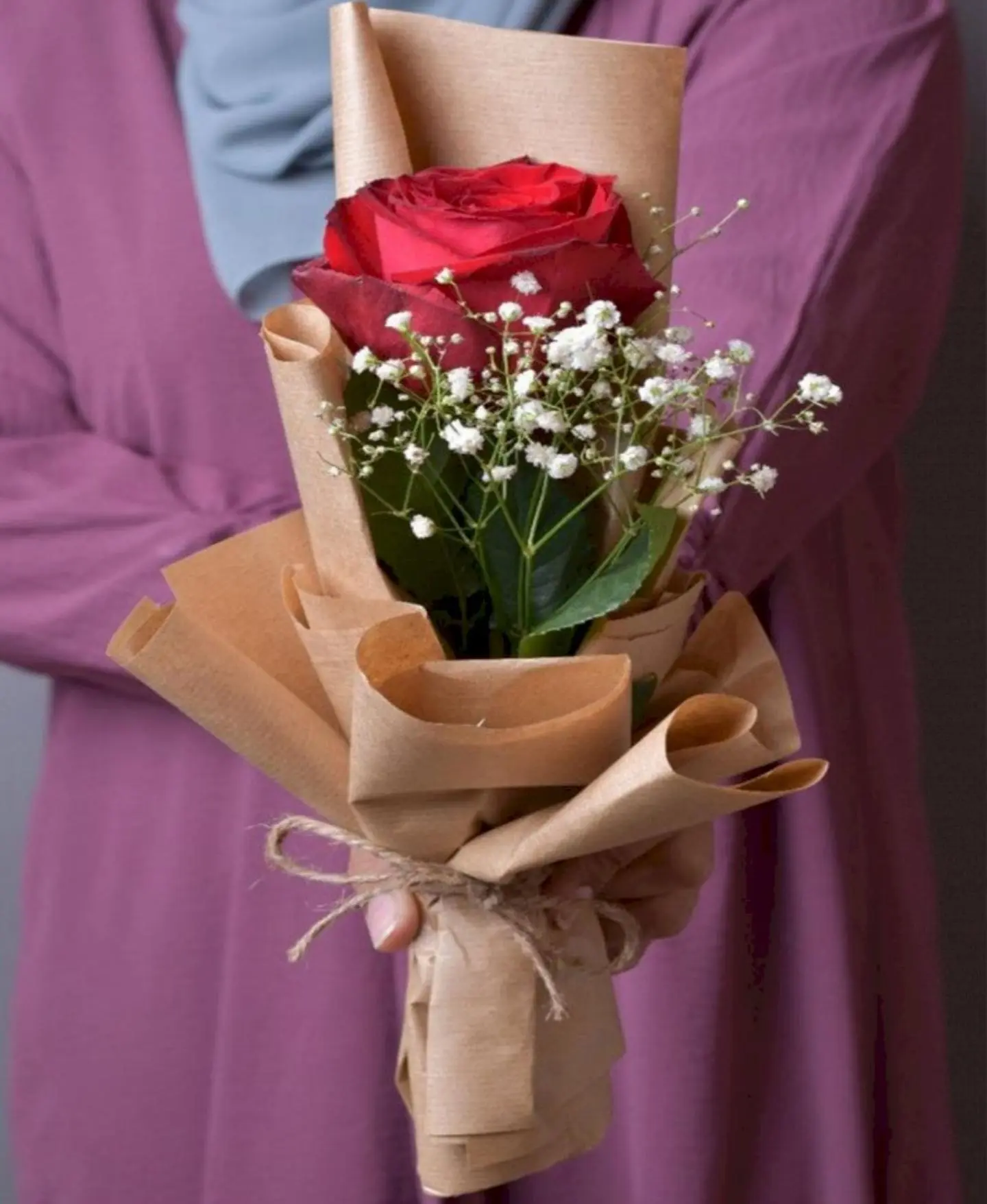 وردة سنجل تغليف انيق