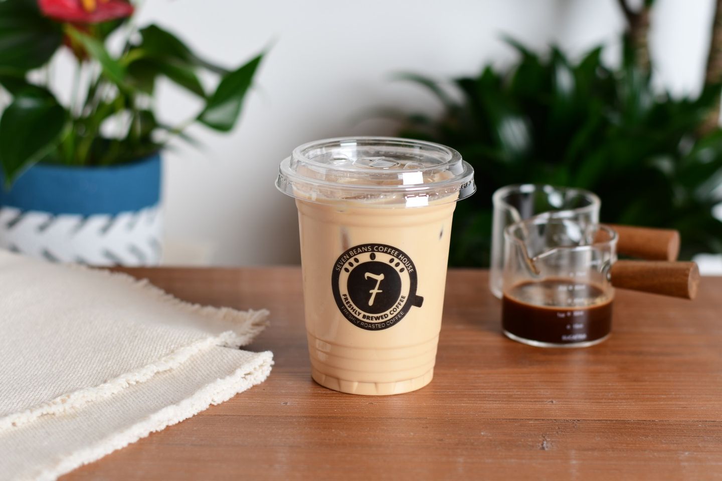 Ice Shaken White Mocha