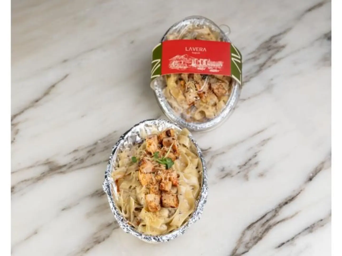 Truffle Fettuccine Pasta With Grilled Chicken