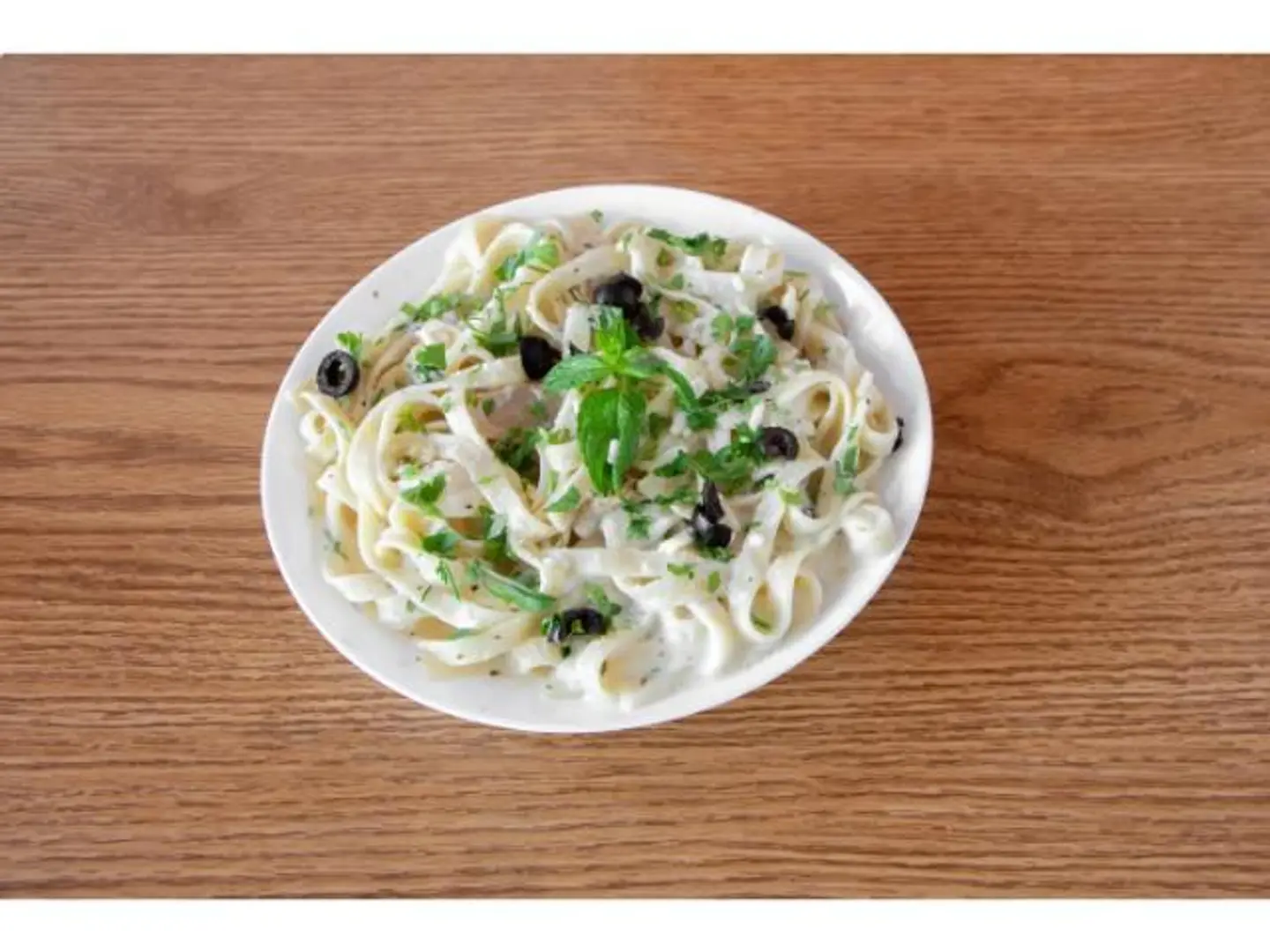 Pasta With Minced Beef In White Sauce