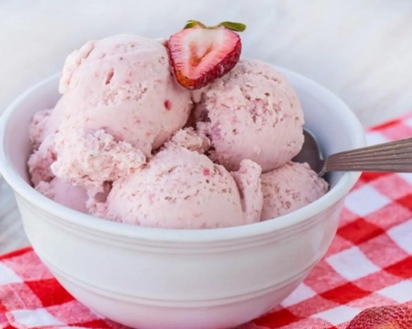 2 Scoops Strawberry Ice Cream