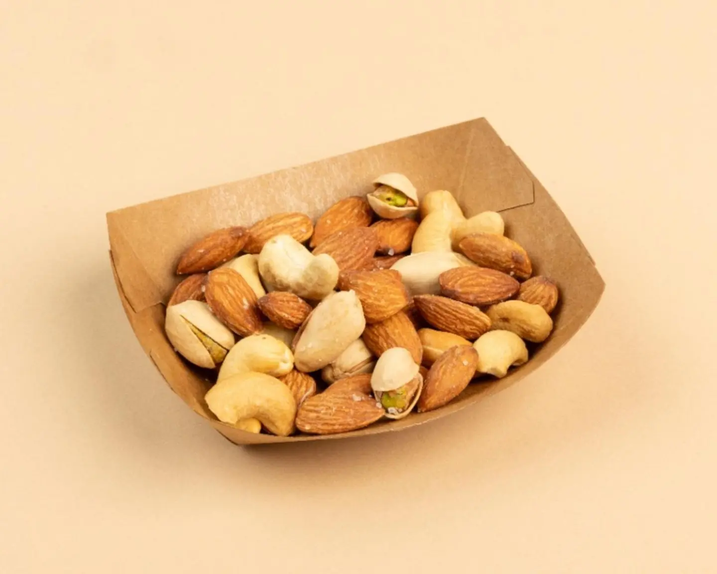 مكسرات مملحة