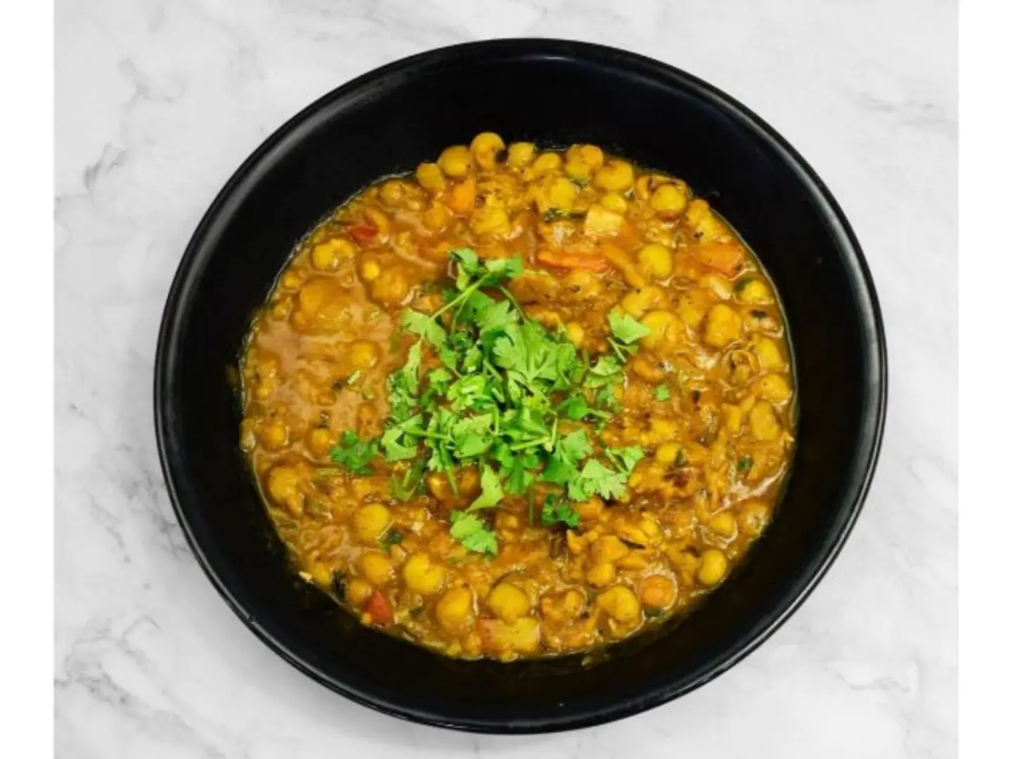 صحن مع بازلاء مع البيض