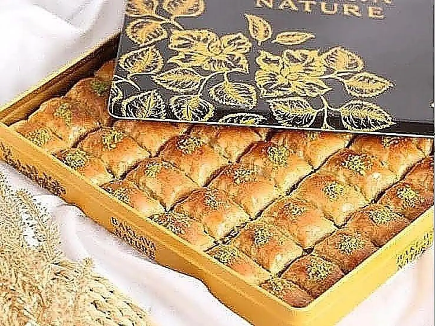 Nature Baklava Middle