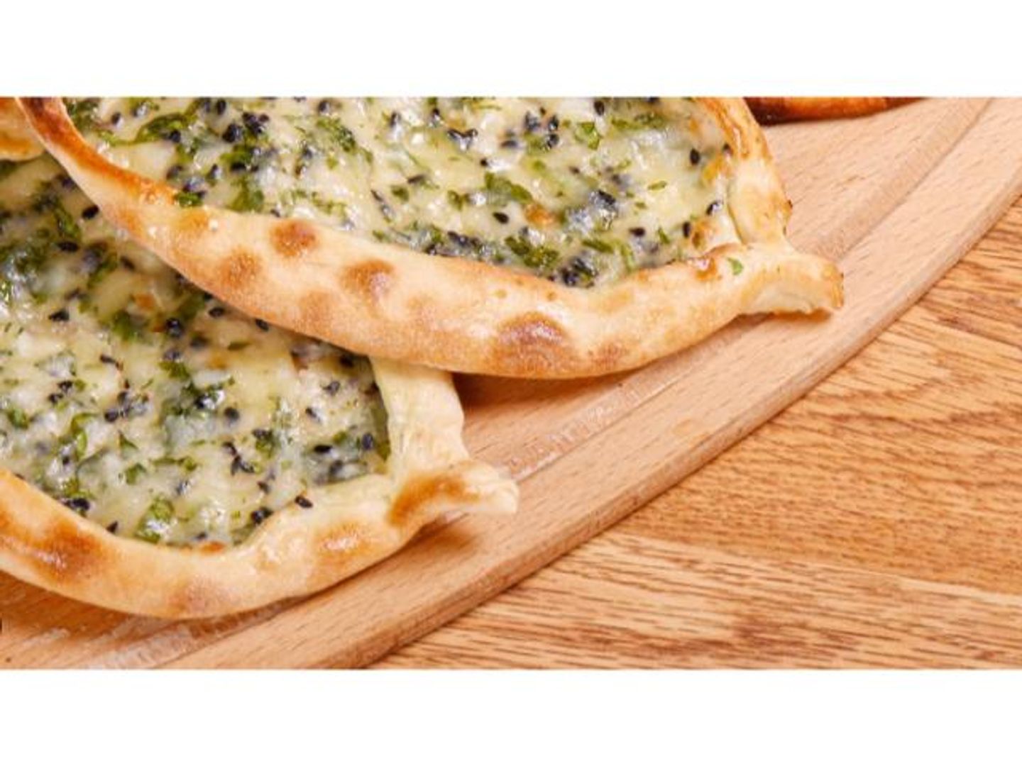 فطيرة جبنة بالزعتر