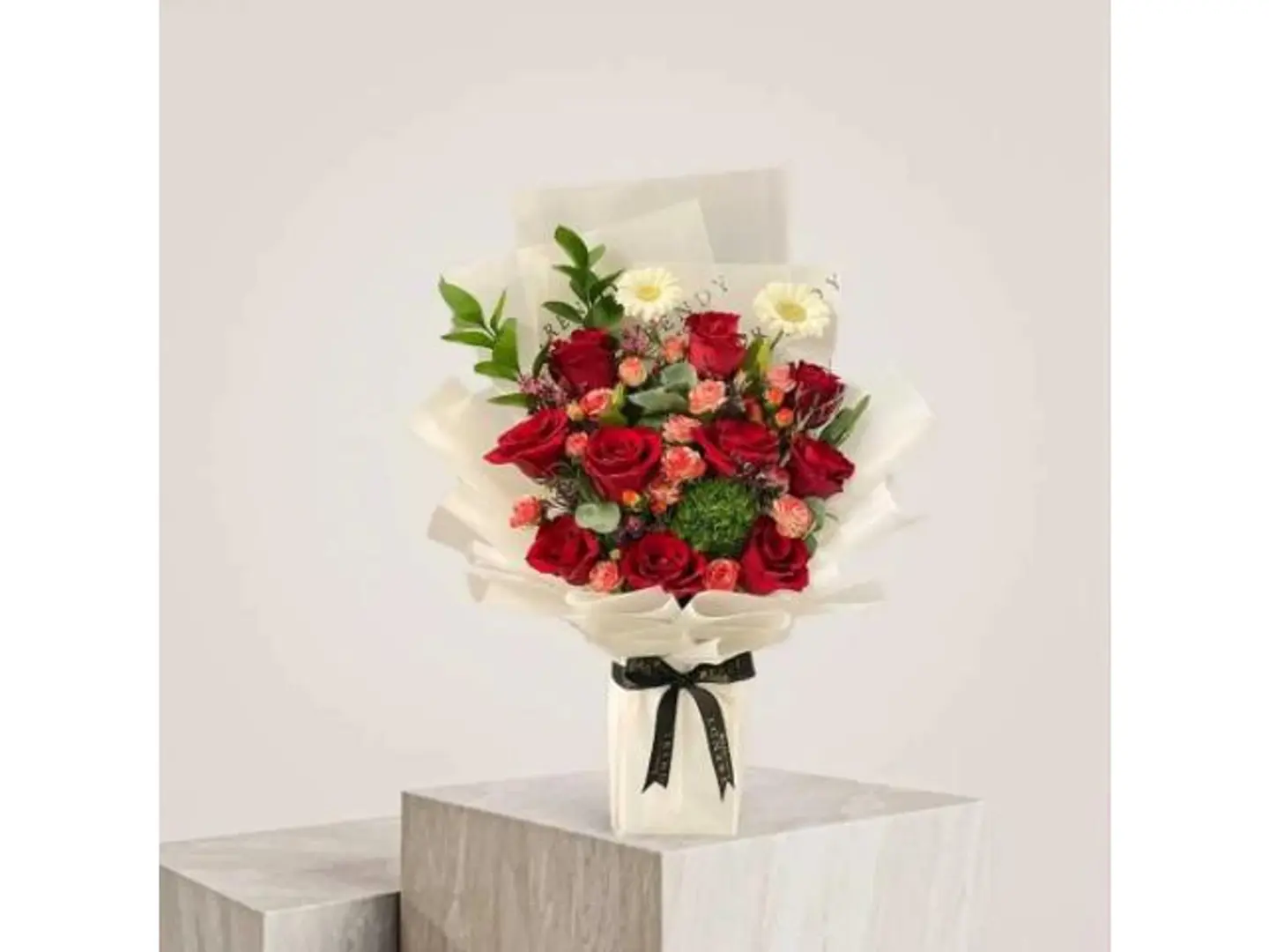 بوكية أنت ليس فقط حبيب حياتي، بل أنت سر سعادتي وبقائي في هذا العالم