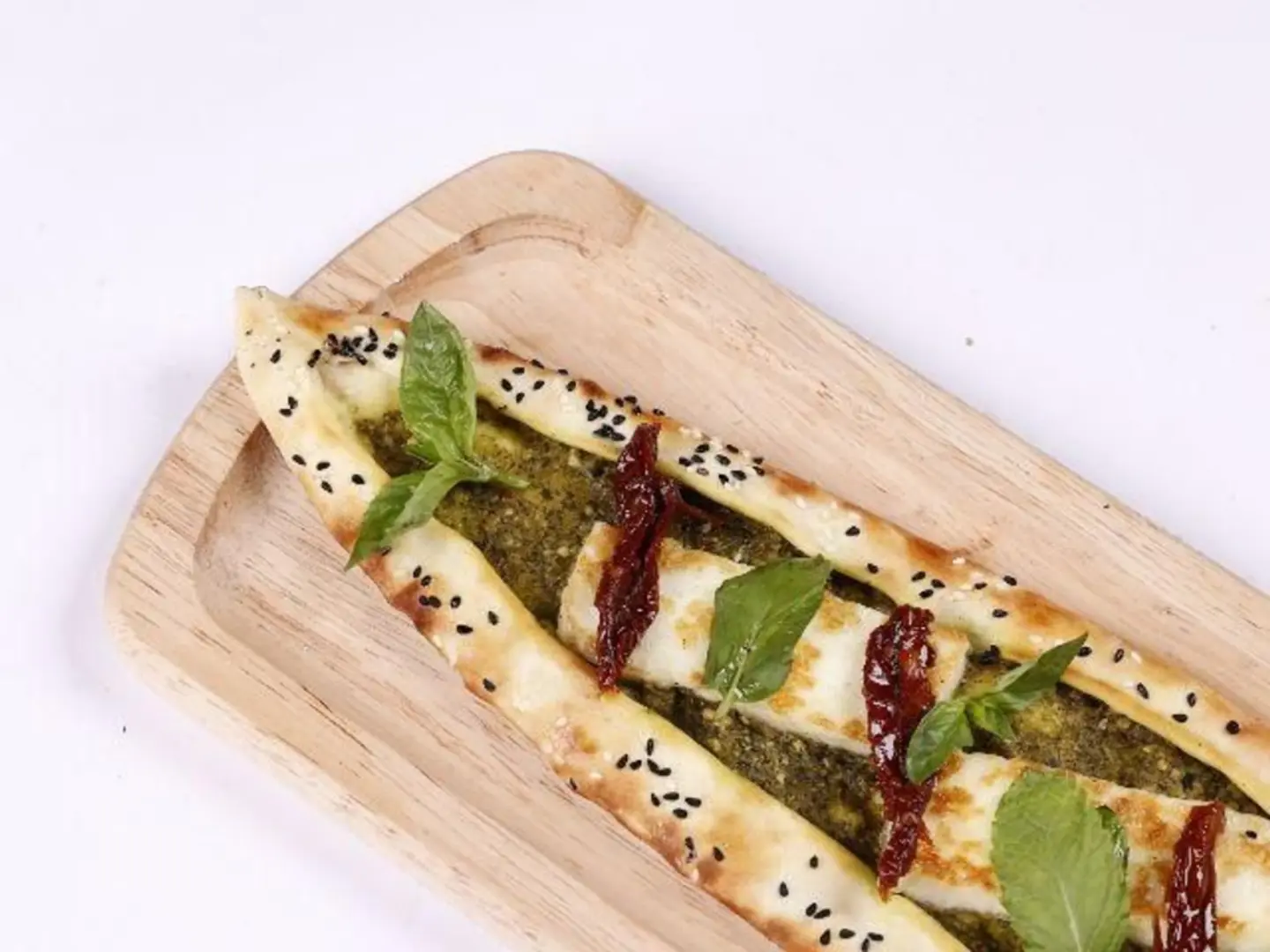 فطيرة حلومي بالبيستو