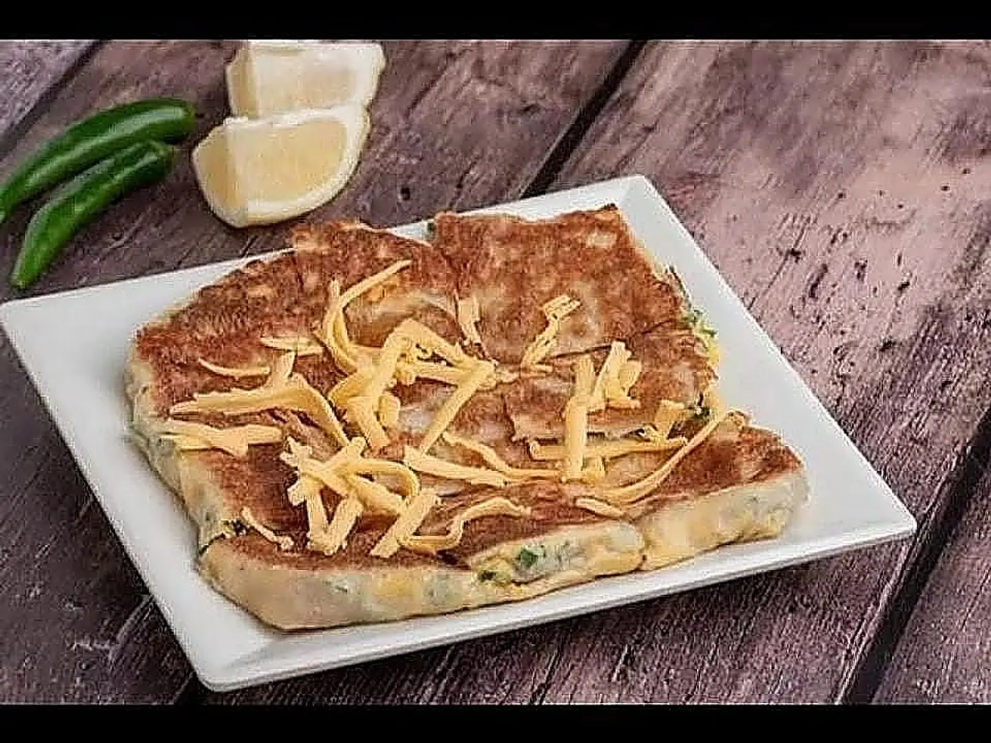Mutabbaq With Cheddar Cheese